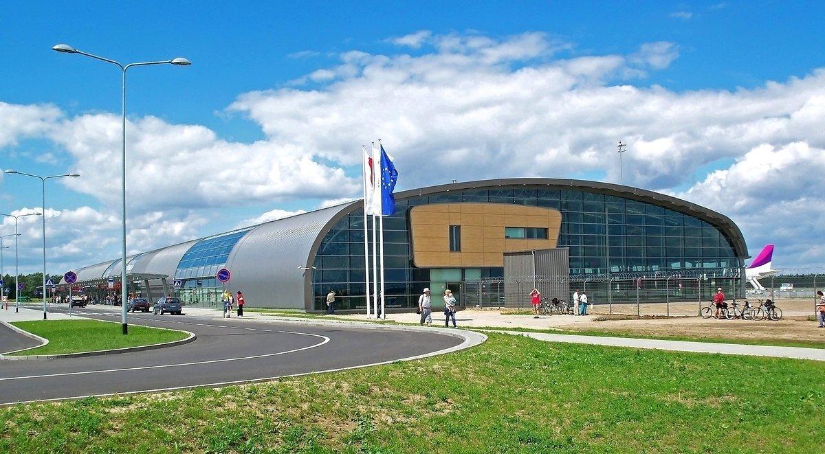 Ryanair to cut Warsaw Modlin traffic by 50% for Winter 2024 due to unresolved airport cost dispute