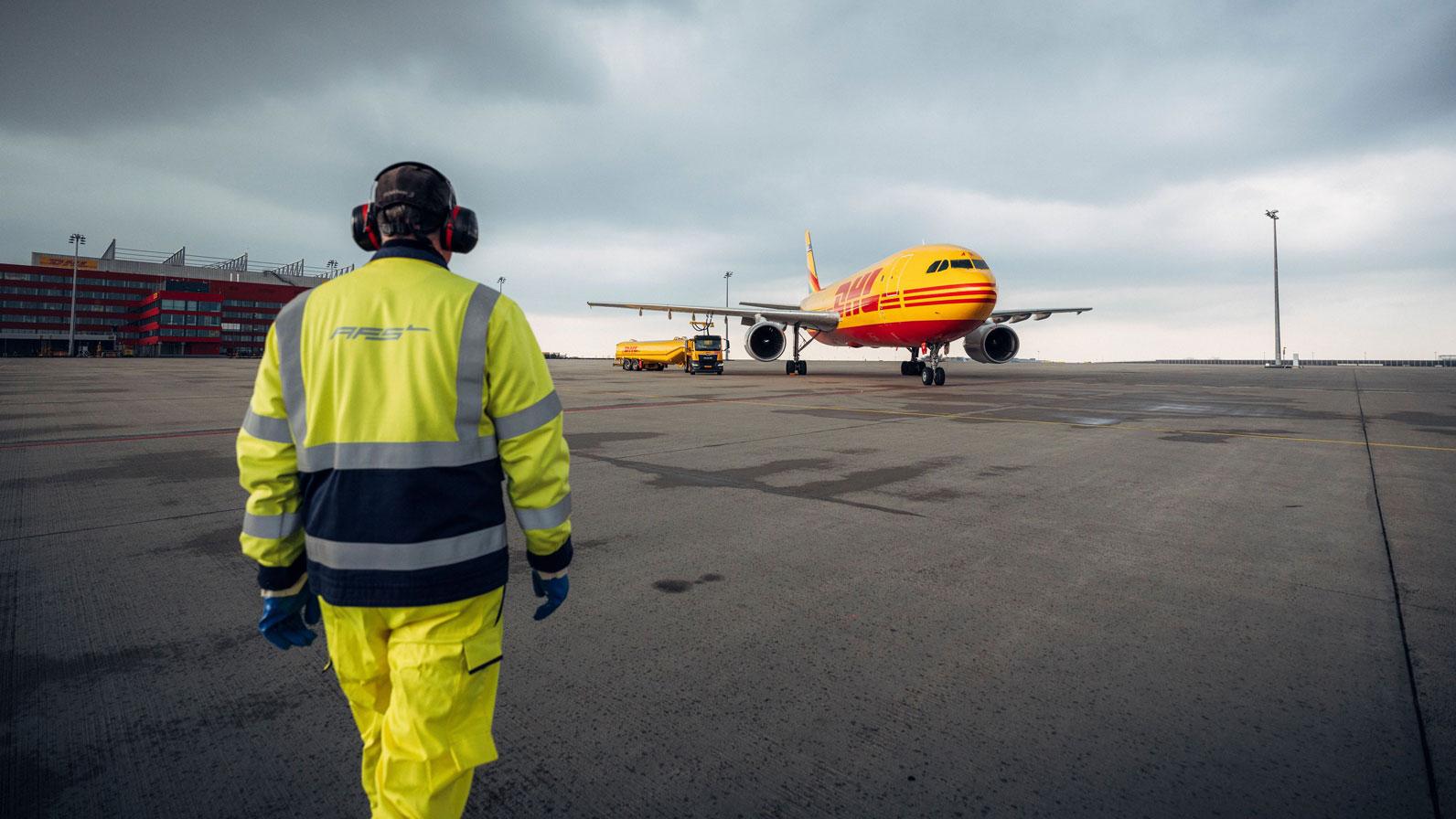 DHL Express and Shell partner to advance sustainable air freight at Brussels Airport
