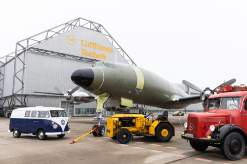 Lufthansa rolls out restored Lockheed Super Star in Hamburg