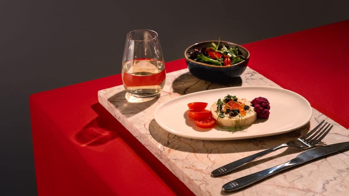Brussels Airlines enhances Business Class experience with new tableware and personalised service