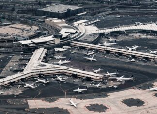 FAA technology failure disrupts flights at Newark, Philadelphia and Teterboro