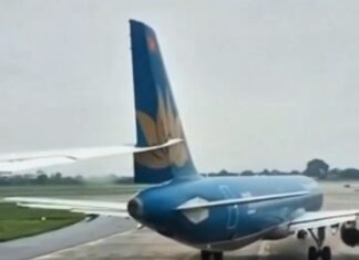 Vietnam Airlines suspends pilots after plane collision at Hanoi Airport