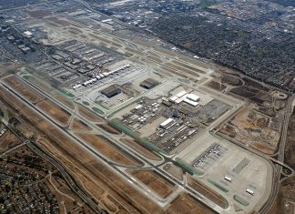 Near miss after takeoff at LAX: evasive manoeuvres prevent collision between ITA and American Airlines jets
