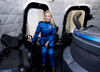 Wheelchair user makes historic suborbital spaceflight with Blue Origin