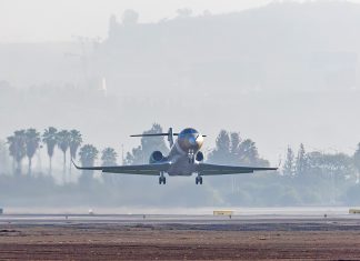 Gulfstream G300 makes first flight, launching super-midsize flight test programme