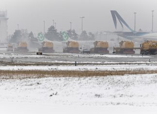 Snow disrupts Paris air traffic: 40% of flights cancelled at Charles de Gaulle, Beauvais spared