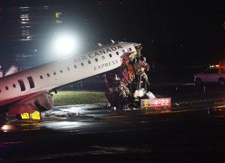 Air Canada Express (Jazz Aviation) CRJ-900 collides with fire truck at New York LaGuardia