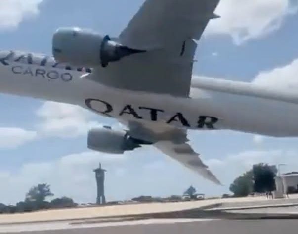 Der virale Tiefflug einer Boeing 777 wurde durch Flugdaten bestätigt; ...
