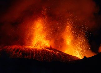 Etna ash delays Brussels Airlines and TUI fly passengers returning from Sicily
