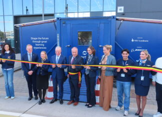 TUI fly, Boeing and FIRST Scandinavia bring aviation into the classroom at Brussels Airport